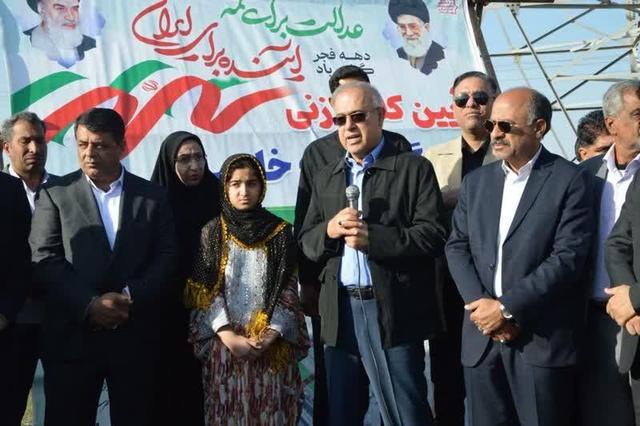استاندار هرمزگان بیش از ۱۰ طرح عمرانی و آموزشی را در میناب و رودان افتتاح و کلنگ زنی کرد