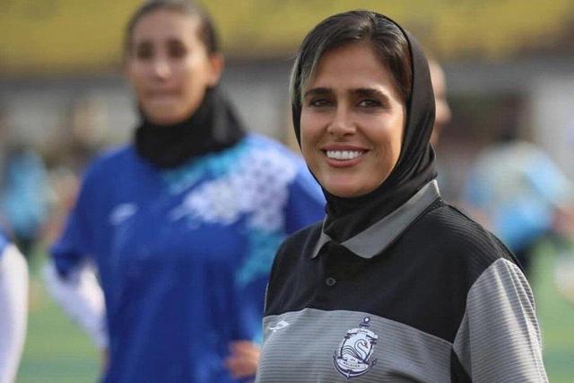 می‌خواهم سرمربی تیم مردان شوم؛ کاش آقایان هم بازی‌های ما را ببینند!