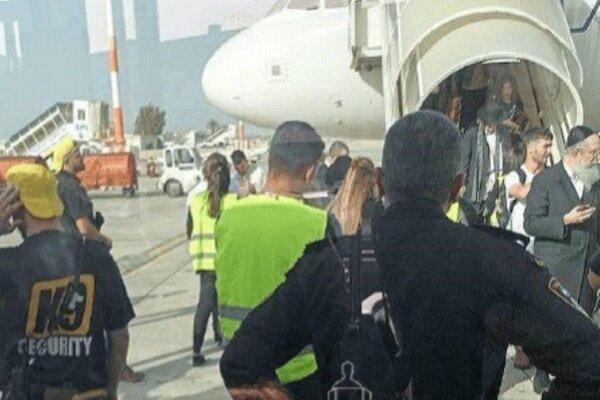 جنگنده‌های اسراییلی، هواپیمای «ویز ایر» را به بن گورین باز گرداندند