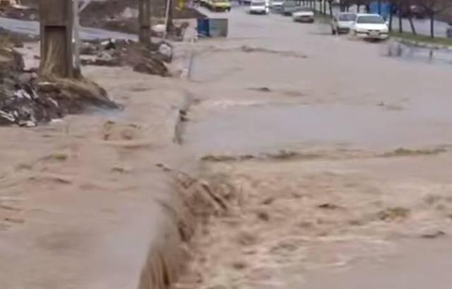 فیلم/ بارش سیل‌آسا در مریوان کردستان