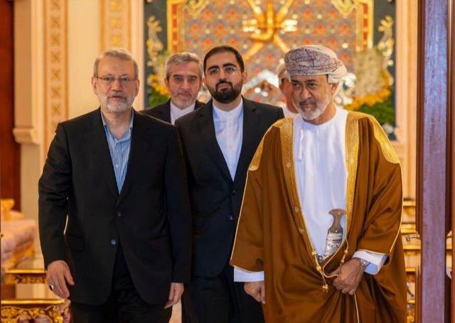 جزئیات دیدارهای لاریجانی در مسقط + تصاویر؛ در دیدار با پادشاه عمان چه گذشت؟ | دیدار دبیر شورای عالی امنیت ملی با وزیر خارجه عمان