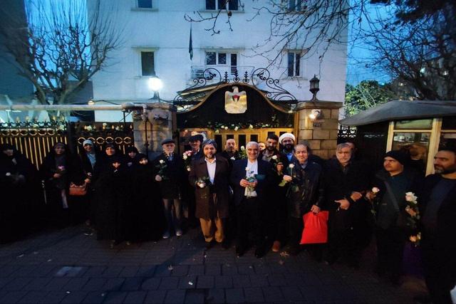 سفارت فلسطین گل‌باران شد