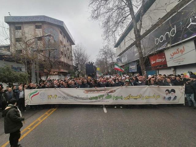 طنین فریاد استقلال در قلب طبرستان/ شکوه حضور مردم مازندران در جشن پیروزی انقلاب