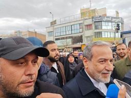 حضور عراقچی در راهپیمایی ۲۲ بهمن تهران