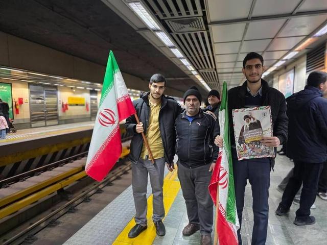 روز پرازدحام مترو با حضور مردم و مسئولان+ تصاویر