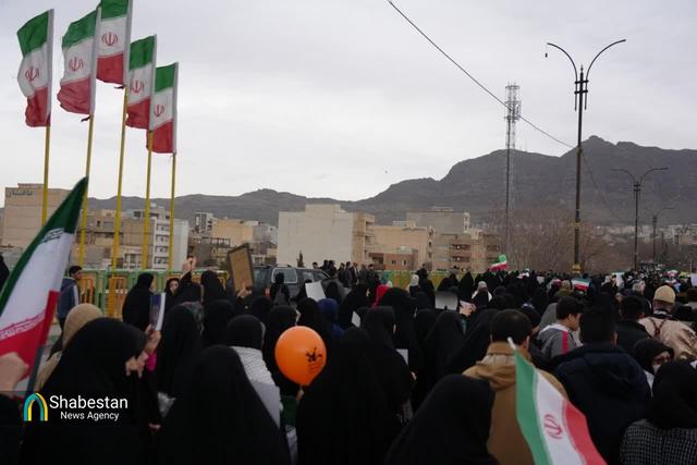 حضور حماسی مردم خرم‌آباد در راهپیمایی یوم‌الله ۲۲ بهمن