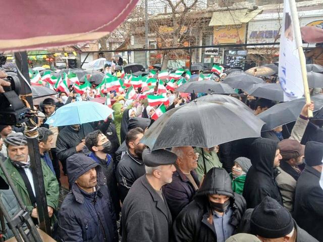 ۲۲ بهمن در سنندج؛ خیابان‌هایی که به نام انقلاب نفس می‌کشیدند