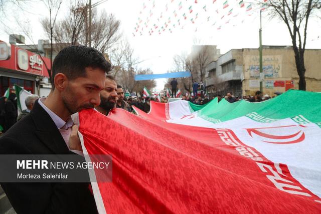 حضور باشکوه مردم نراق در سالروز پیروزی شکوهمند انقلاب اسلامی