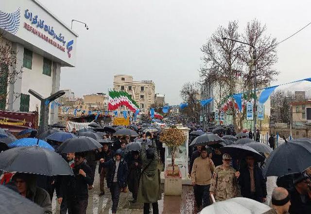 راهپیمایی ۲۲ بهمن در شهرهای کردستان برگزار شد
