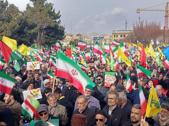 راهپیمایی دشمن شکن ۲۲ بهمن در ۱۵۰ نقطه استان مرکزی