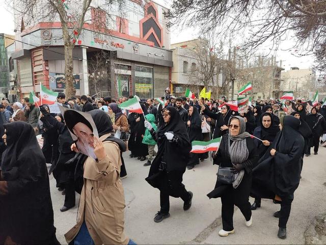 ۲۲ بهمن؛ جلوه‌ای از وحدت ملی در لرستان