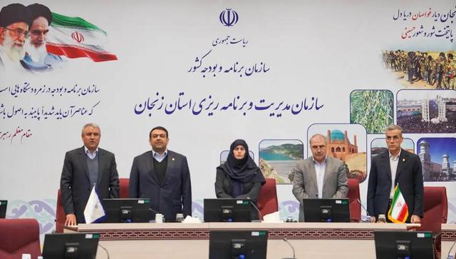 حضور مدیرعامل بانک ملی ایران در جلسه کارگروه اقتصادی، اشتغال و سرمایهگذاری استان زنجان/ شکل گیری سطح جدیدی از خدمات اعتباری و تفویض اختیار به استان ها