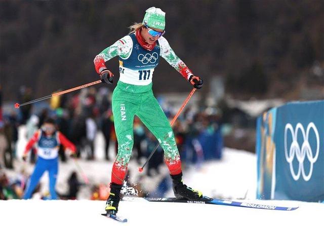 عکس | ورزشکار زن ایرانی در آغوش ستاره آمریکایی