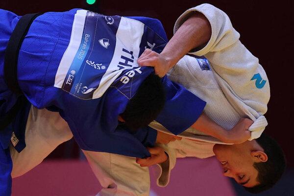 پیروزی ارزشمند ملی پوش ایران برابر میزبان/ حکیمی در یک قدمی مدال طلا