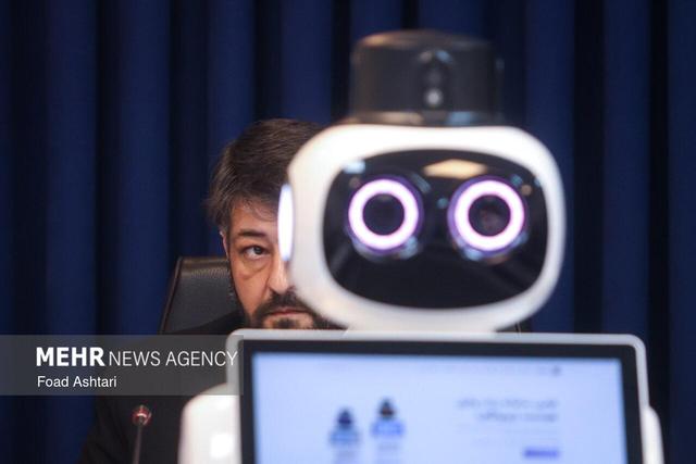 رونمایی از از ربات وکیل‌یار