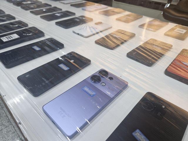 کشف ۱۷ دستگاه گوشی مسروقه در کرمانشاه