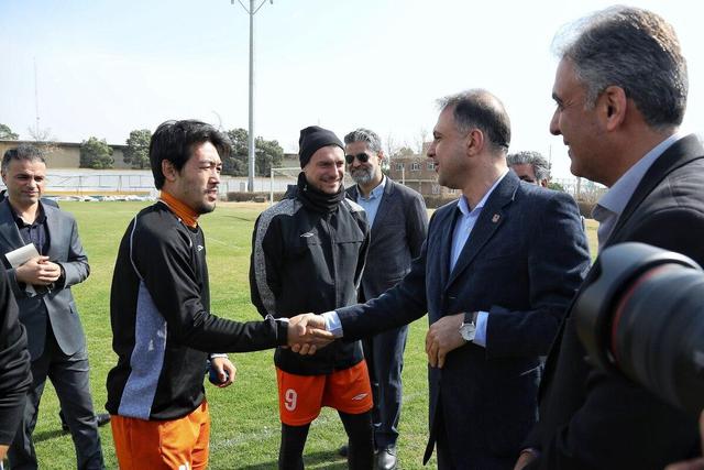 حضور مدیرعامل شرکت ملی مس در تمرین نارنجی‌پوشان 