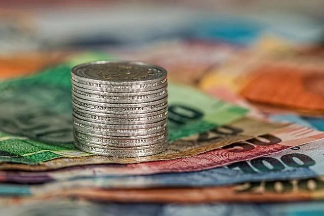 مجلس مجوز دریافت ۲۰ میلیارد یورو فاینانس در سال آینده را تأیید کرد