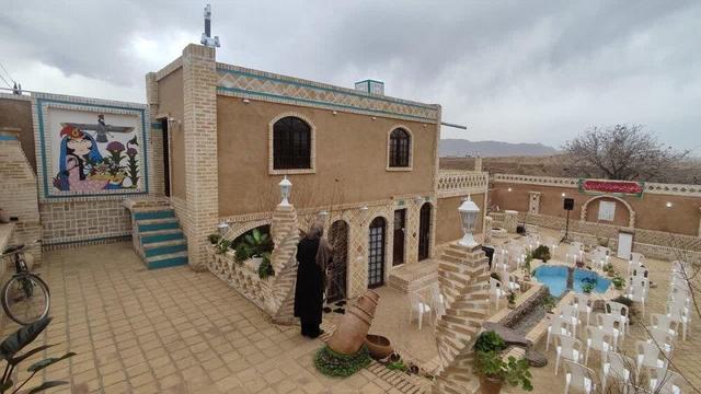 صنایع‌ دستی و اقامتگاه‌های بوم‌گردی دو بازو برای کمک به اقتصاد خانواده