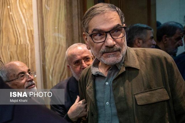 واکنش شمخانی به سوالی پیرامون خطاهای راهبردی در دهه‌های گذشته؛ چرا فرض شما بر این است که خطایی صورت گرفته است؟/ معضلات ما ناشی از دخالت بیگانگان است