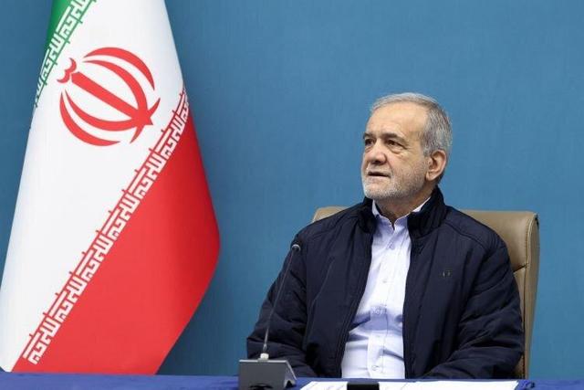 نشست رئیس‌جمهور با فرهیختگان و فعالان فرهنگی لرستان آغاز شد