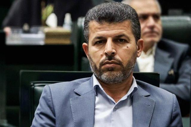 واکنش نماینده مجلس به اعزام ناوهای آمریکایی به منطقه؛ ما هم سلاح‌های محرمانه‌ای آماده کرده‌ایم/ هشدار رهبری را جدی بگیرند/ جنگ شود منطقه ای خواهد بود