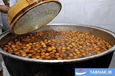 عکس: کارگاه پخت زولبیا و بامیه در ماه مبارک رمضان