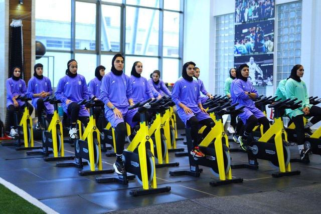 تمرین بدنسازی ملی‌پوشان فوتبال زنان در سالن پک برگزار شد