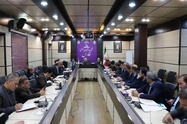 چالش تامین مالی صنعت فارس واکاوی شد؛ از بسته‌های بی‌نام سرمایه‌گذاری تا فیبر نوری