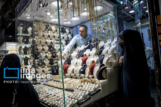 رشد قیمت طلا در بازار تهران؛ سکه طرح جدید اندکی عقب نشست