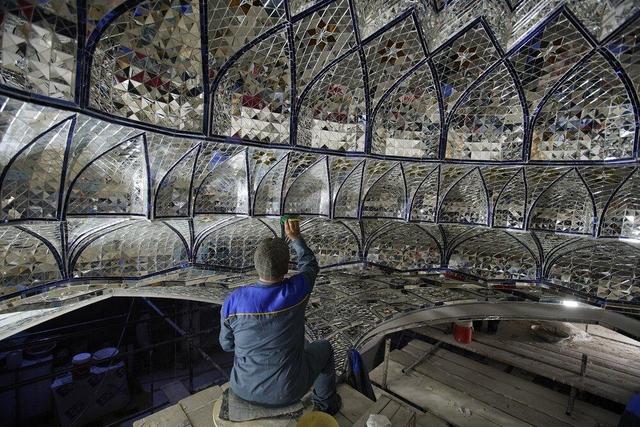 اجرای پویش کاشی‌کاری صحن عقیله بنی‌هاشم در خوزستان