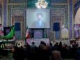 تحویل سال در لحظات معنوی افطار مساجد کرمان با یاد قائد شهید و استماع پیام مقام معظم رهبری