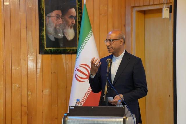 استاندار کرمانشاه: عظمت امروز ایران مدیون جهاد علمی معلمان و اساتید است
