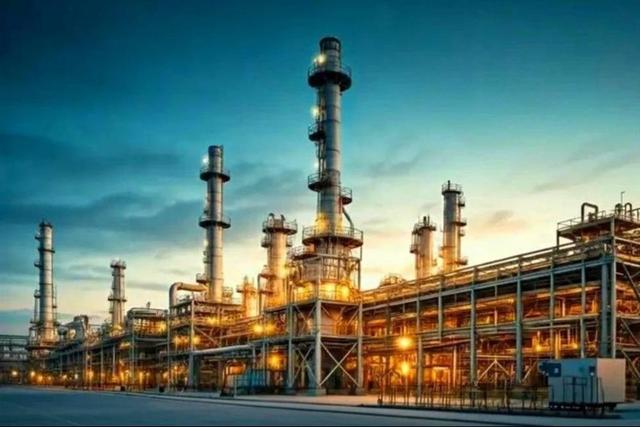 توضیحات مدیر پتروشیمی درباره وضعیت موجودی 27 هزار تنی انبار پتروشیمی جم