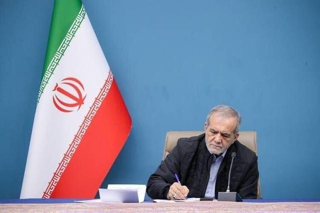 قدردانی پزشکیان از حمایتهای آیتالله سیستانی