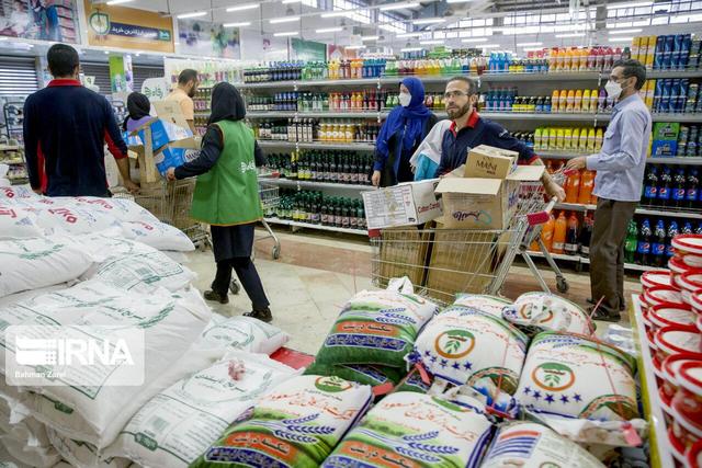 توزیع ۸۶۰ تن کالای اساسی با نرخ مصوب در فروشگاه‌های استان کرمانشاه