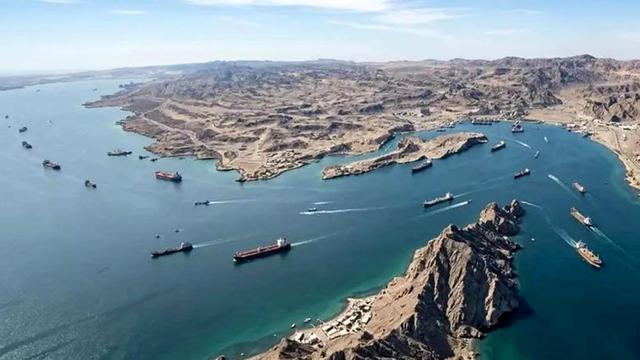 نشست حقوقی و فنی ایران و عمان درباره تنگه هرمز در مسقط برگزار شد