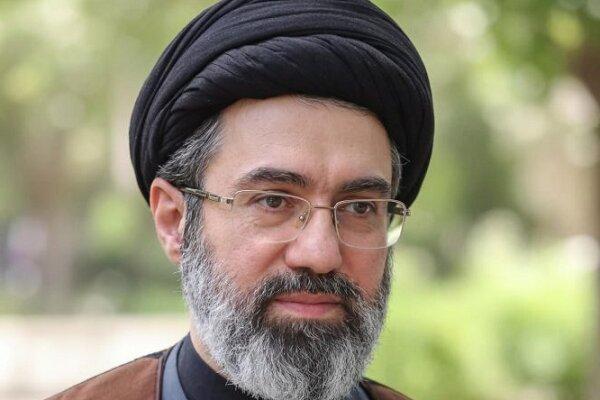 ببینید | نظر محمد عطریانفر درباره میزان شباهت آیت‌الله سید مجتبی خامنه‌ای به رهبر شهید