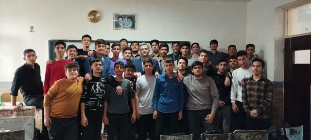 وقتی گنجشک‌ها هم «عروض و قافیه» می‌خوانند