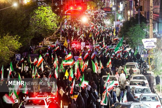 موج هفتاد و چهارم حضور باشکوه قمی‌ها در میدان
