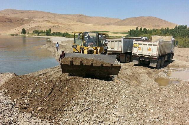 توقیف ۳۰ تن شن و ماسه رودخانه ای در کارگاه مصالح ساختمانی در رشت