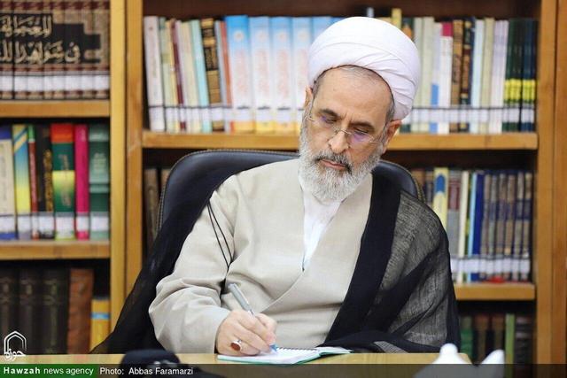 قدردانی آیت الله اعرافی از خدمات امدادگران هلال احمر