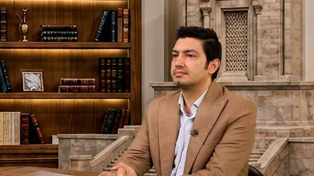 یک پژوهشگر ادبیات: شاهنامه کتاب بالینی دیروز، امروز و هنوزِ ماست