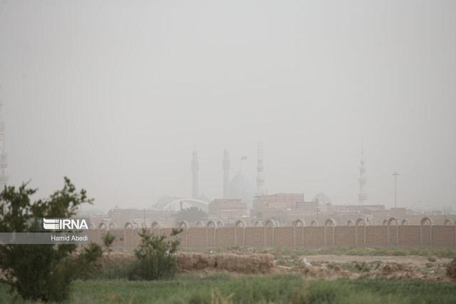 کاهش دمای محسوس در قم/ رگبار، گردوخاک و وزش باد شدید ادامه دارد