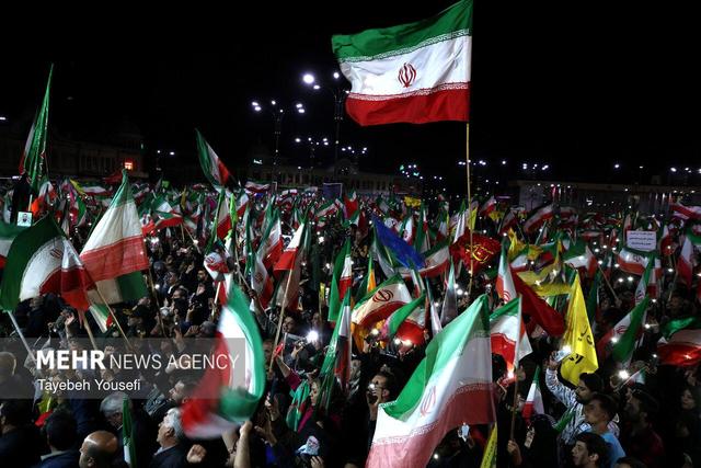 تجدید پایبندی شهروندان رامیان با آرمان‌های انقلاب در تجمع شبانه