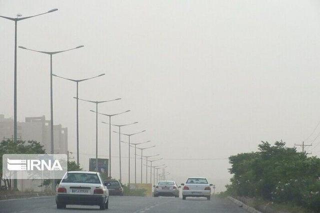گرد و خاک و آلایندگی هوا در راه اصفهان