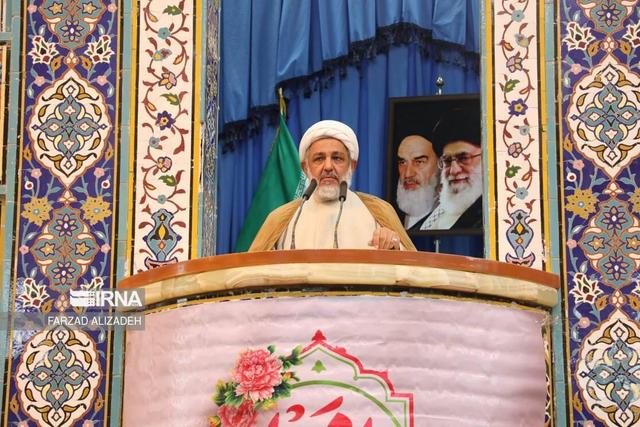 خطیب جمعه ایلام: مهار گرانی نیازمند کار جهادی است