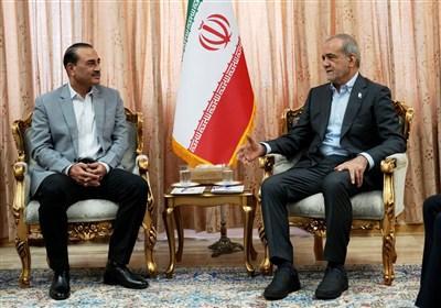 ببینید| دیدار فرمانده ارتش پاکستان با رئیس‌جمهور