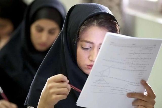 عقب‌نشینی از خبر مجازی شدن امتحانات؛ آب پاکی آموزش و پرورش روی دست دانش‌آموزان
