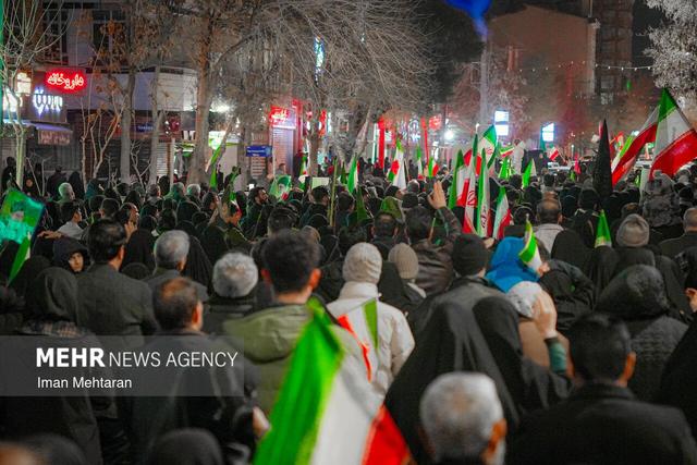 بزرگداشت ۹ شهید دانشمند هسته‌ای در تجمع مردم کرمانشاه